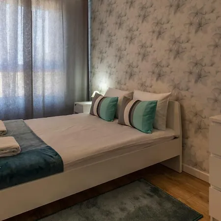 Margi Eclipse Apartament شقة شتشيتسين